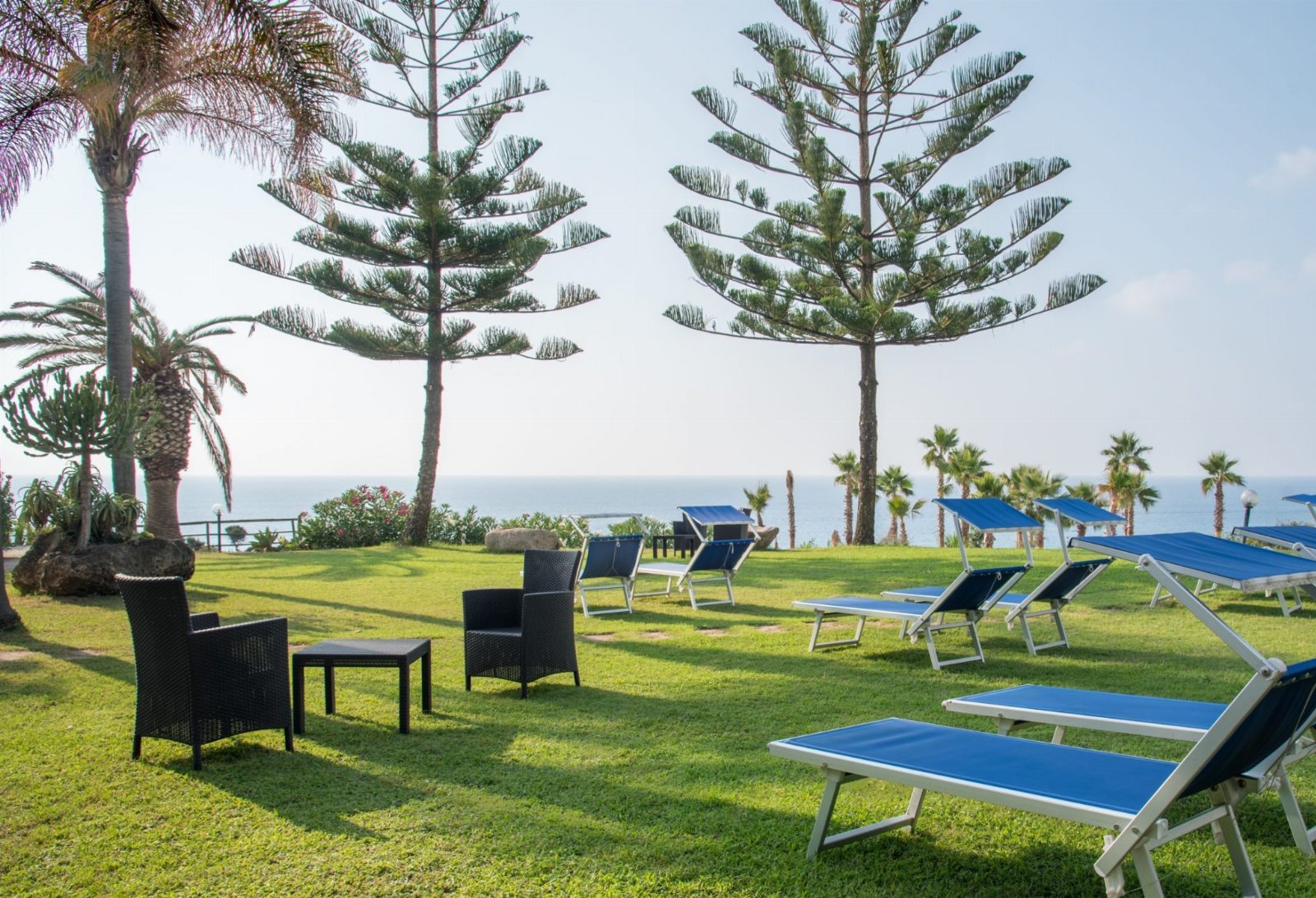 Appartamento Bilocale 2 posti con cucina e vista mare. Spiaggia privata. Sunset Yoga.