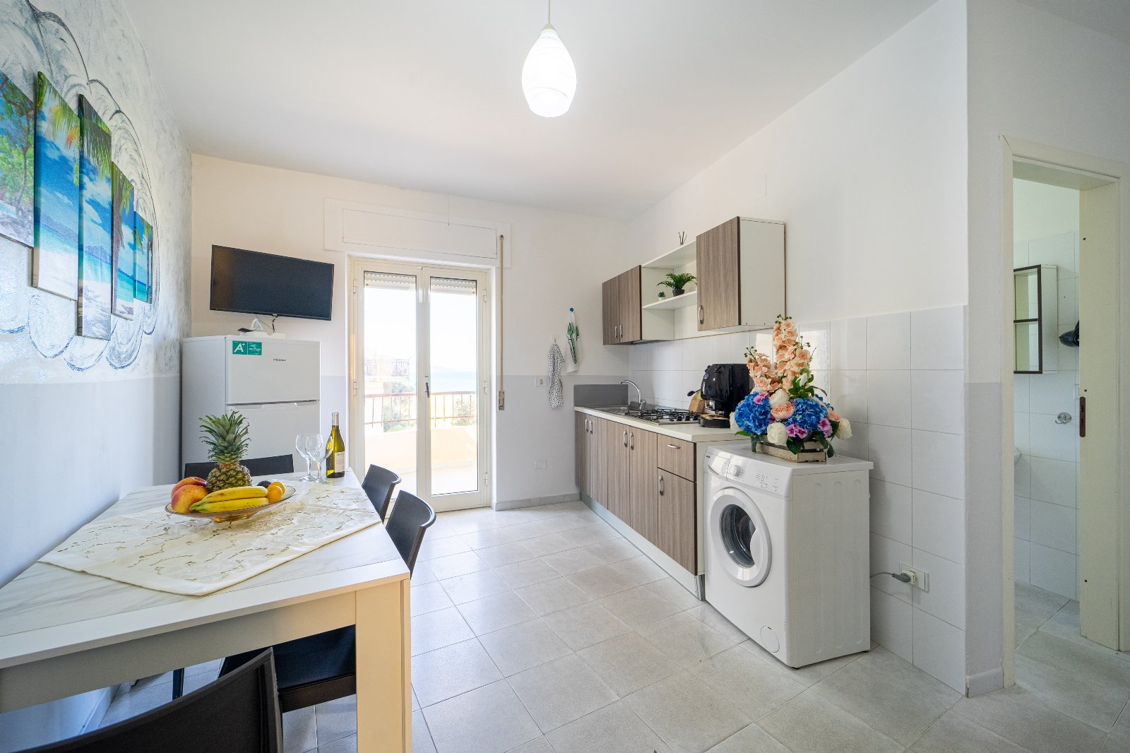 Mini con terrazza vista mare