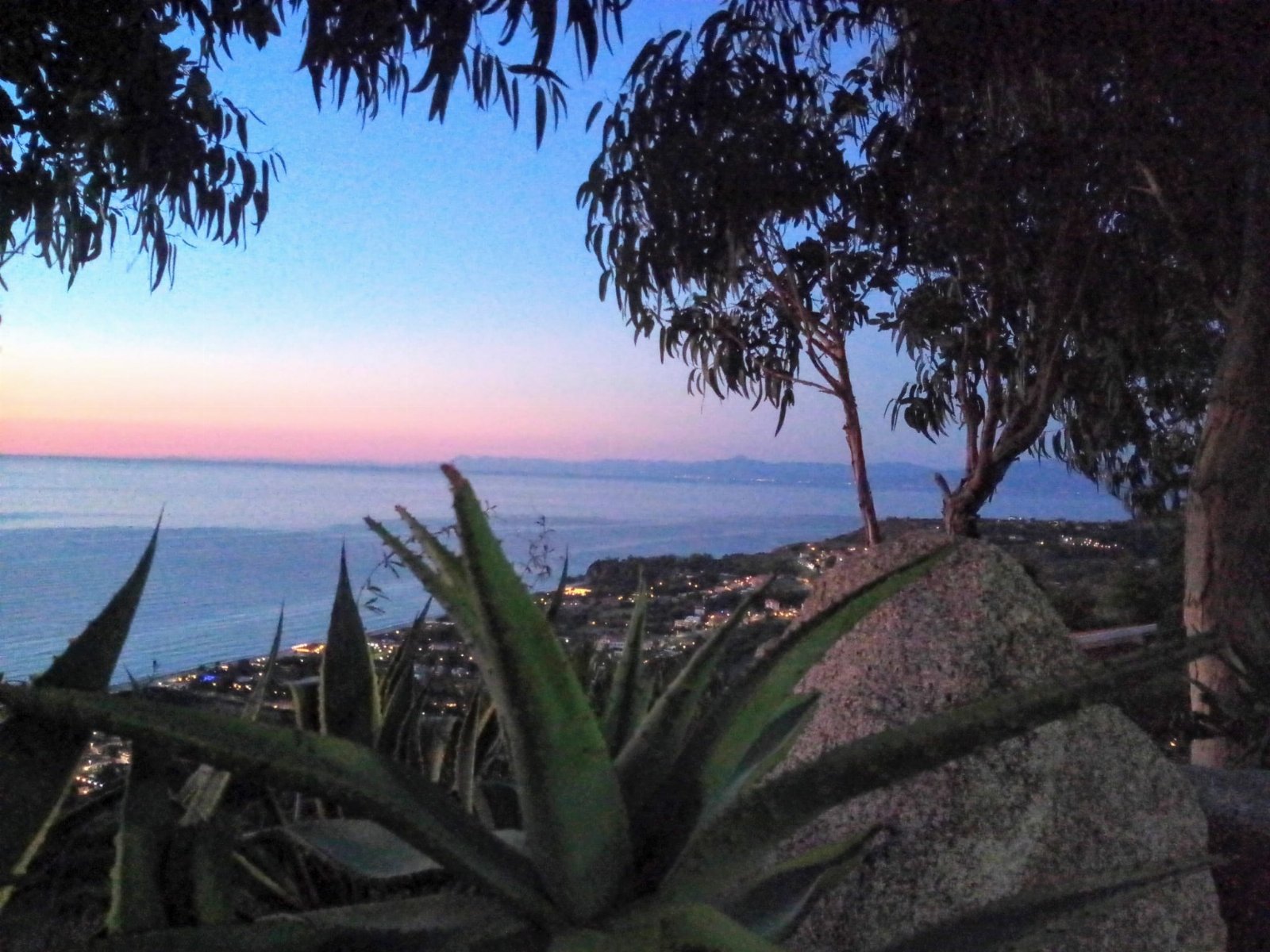APPARTAMENTO CON GIARDINO PANORAMA MARE MOZZAFIATO