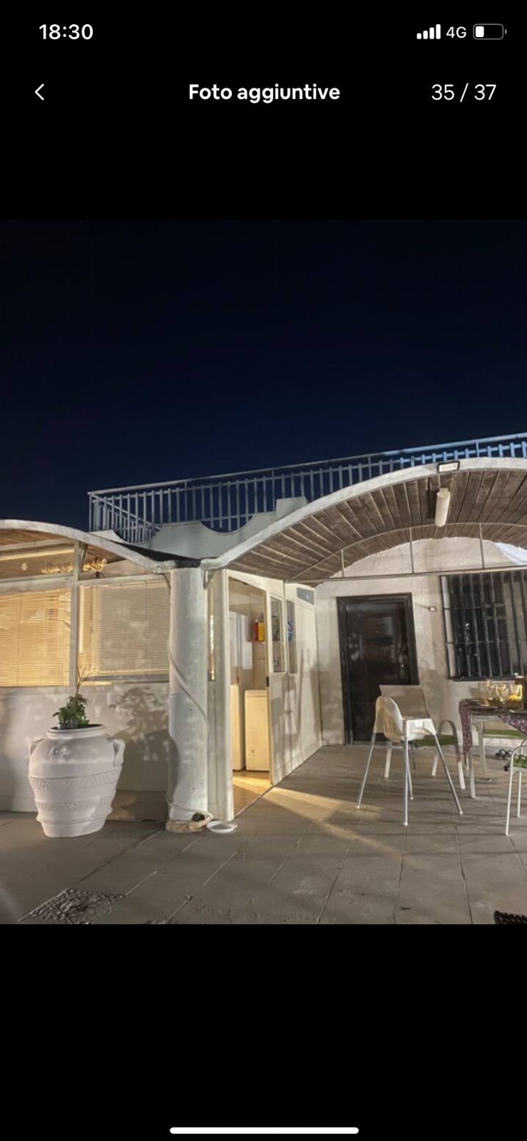 Casa con 3 camere da letto , bagno , cucina a vista e terrazza panoramica. Con tutti i confort, climatizzatori , barbecue, arredo terrazzo