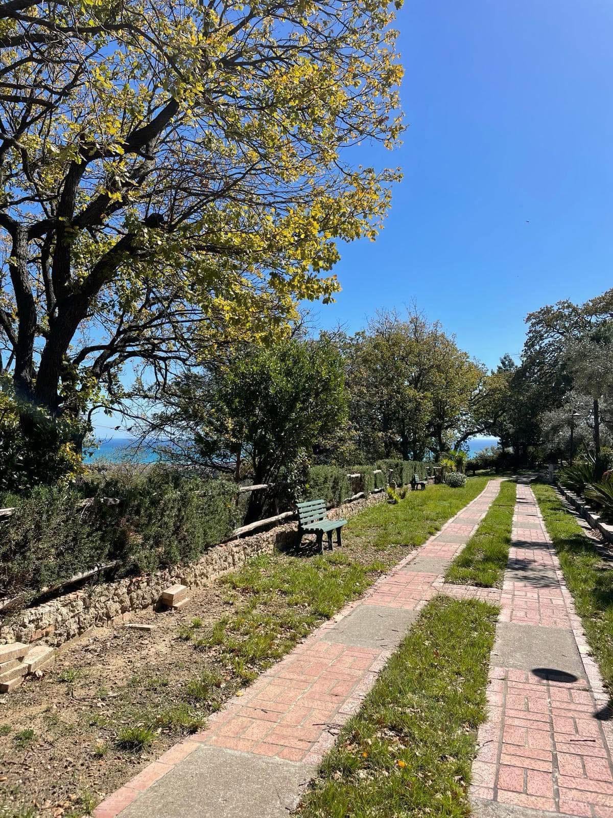 Villa con podere in collina a Siderno Superiore, tra mare, natura e relax