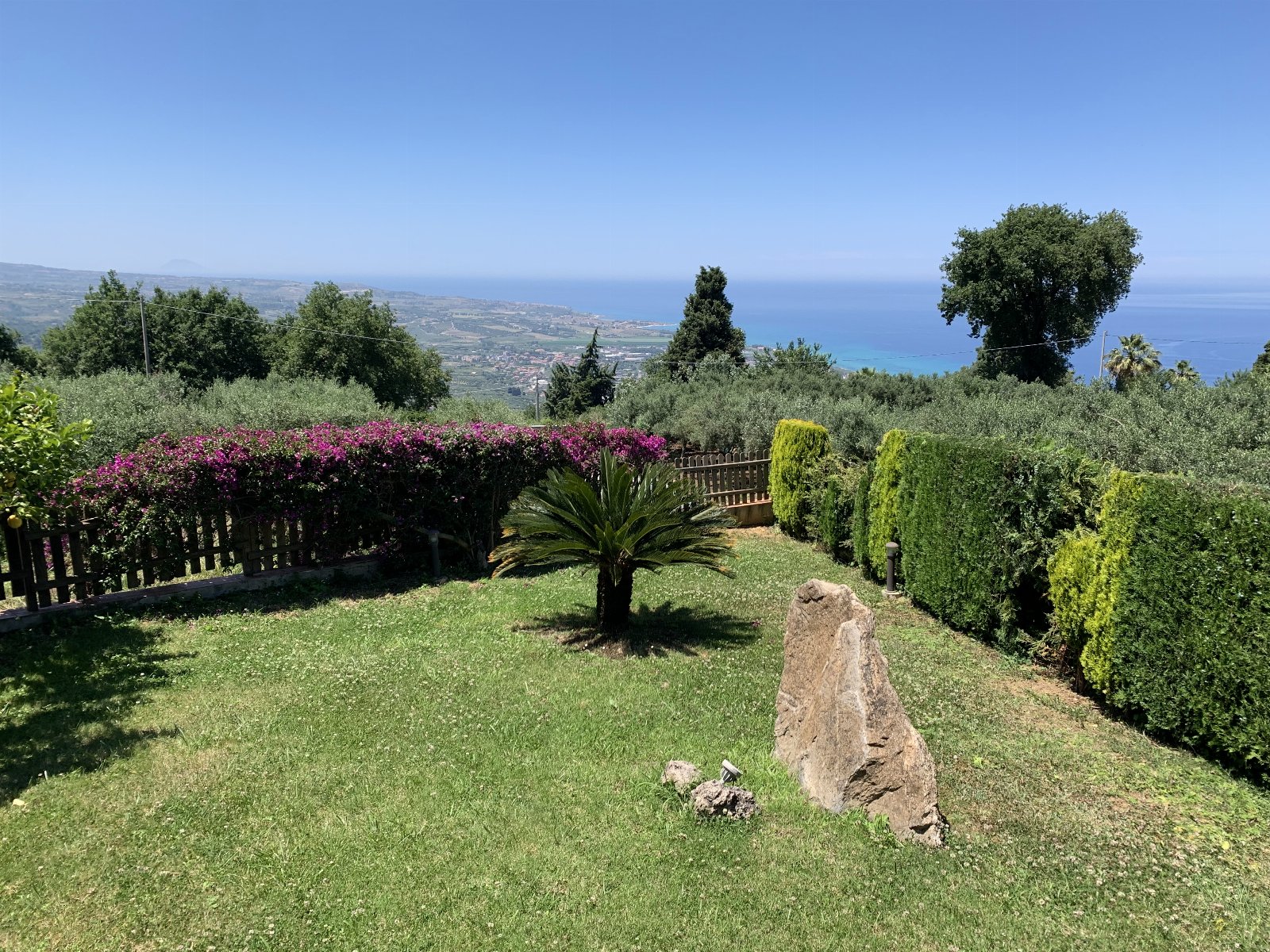 Villa con piscina vista mare