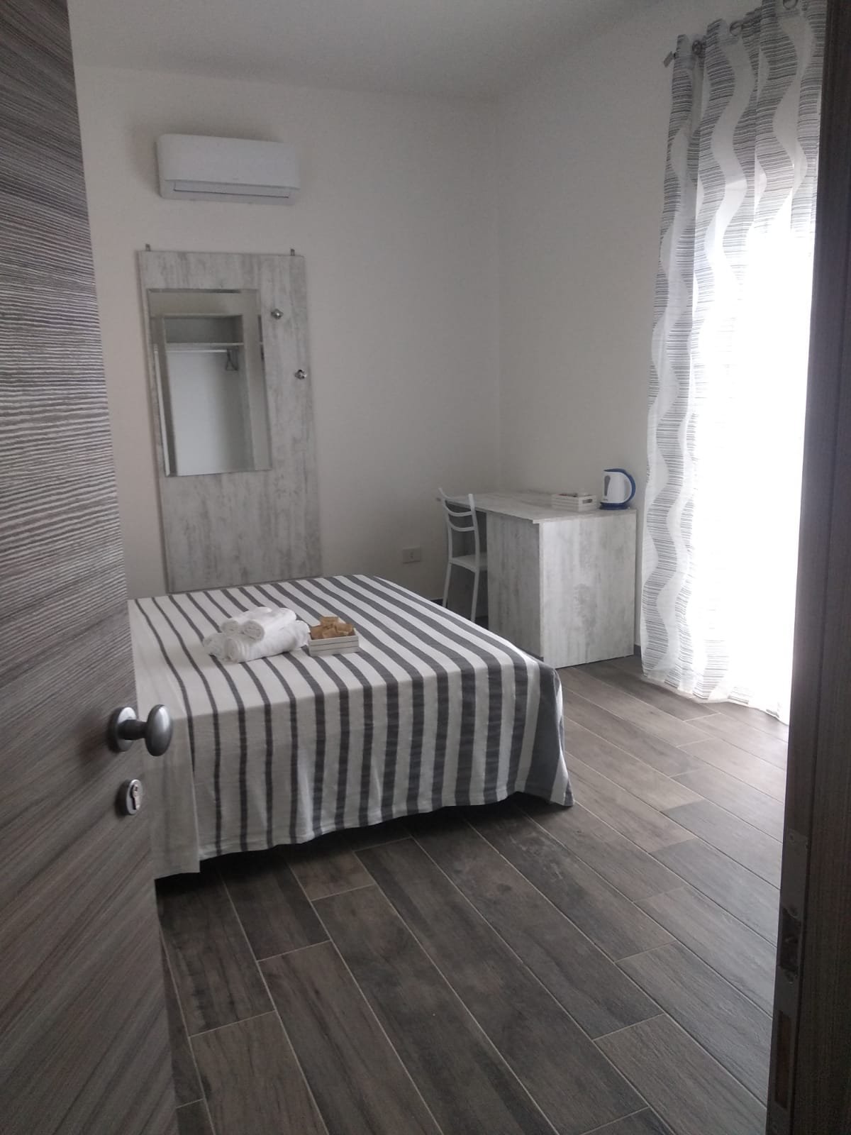 Stanza Vista Mare b&b a Pizzo sopra la Chiesa di Piedigrotta