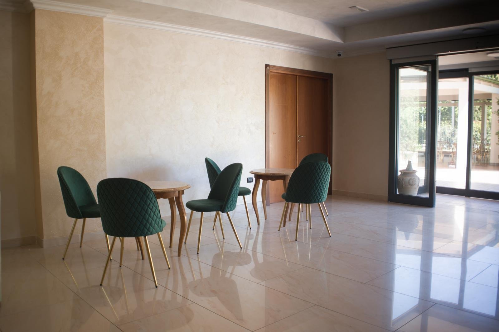 Hotel 3 stelle con camere vista mare, sala ristorante e location per eventi a Briatico, sulla Costa degli Dei.