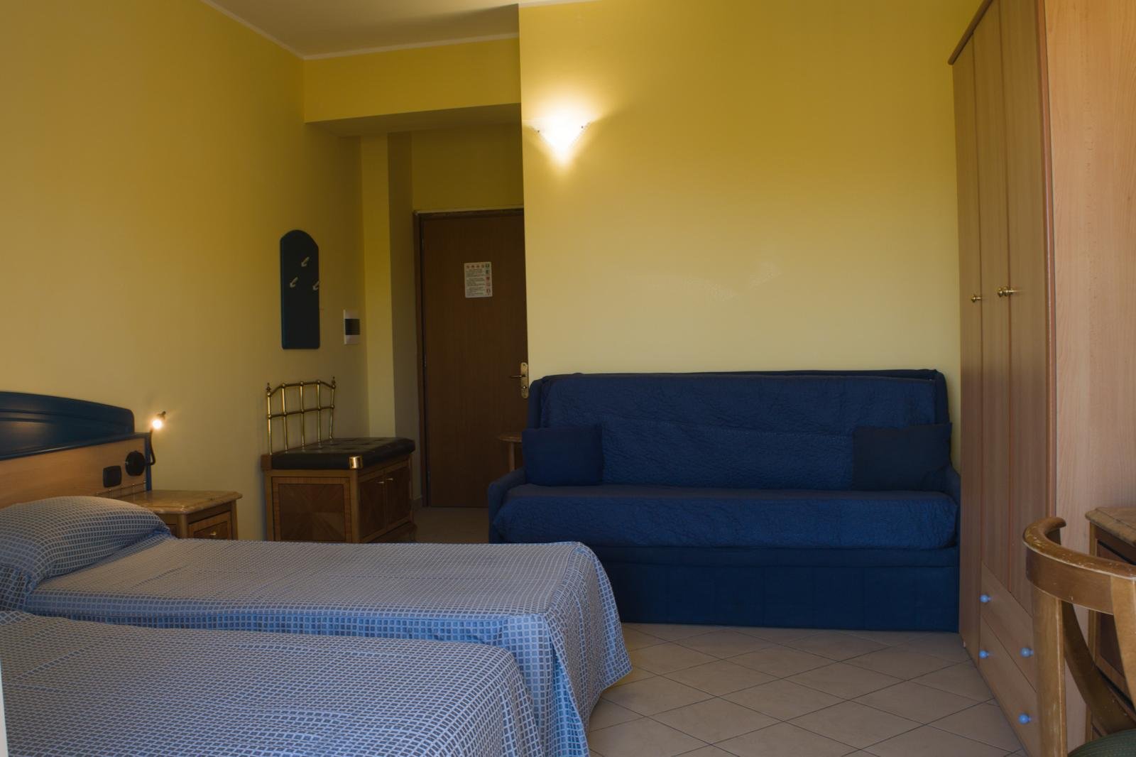 Hotel 3 stelle con camere vista mare, sala ristorante e location per eventi a Briatico, sulla Costa degli Dei.