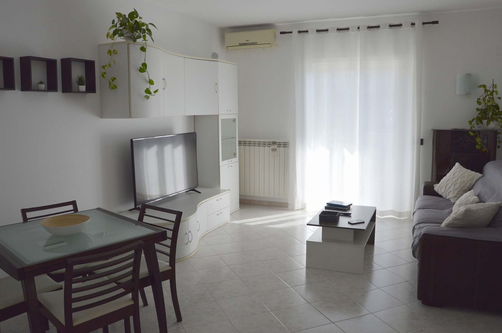 Stanza in appartamento condiviso con l'host, con utilizzo dell'intera casa