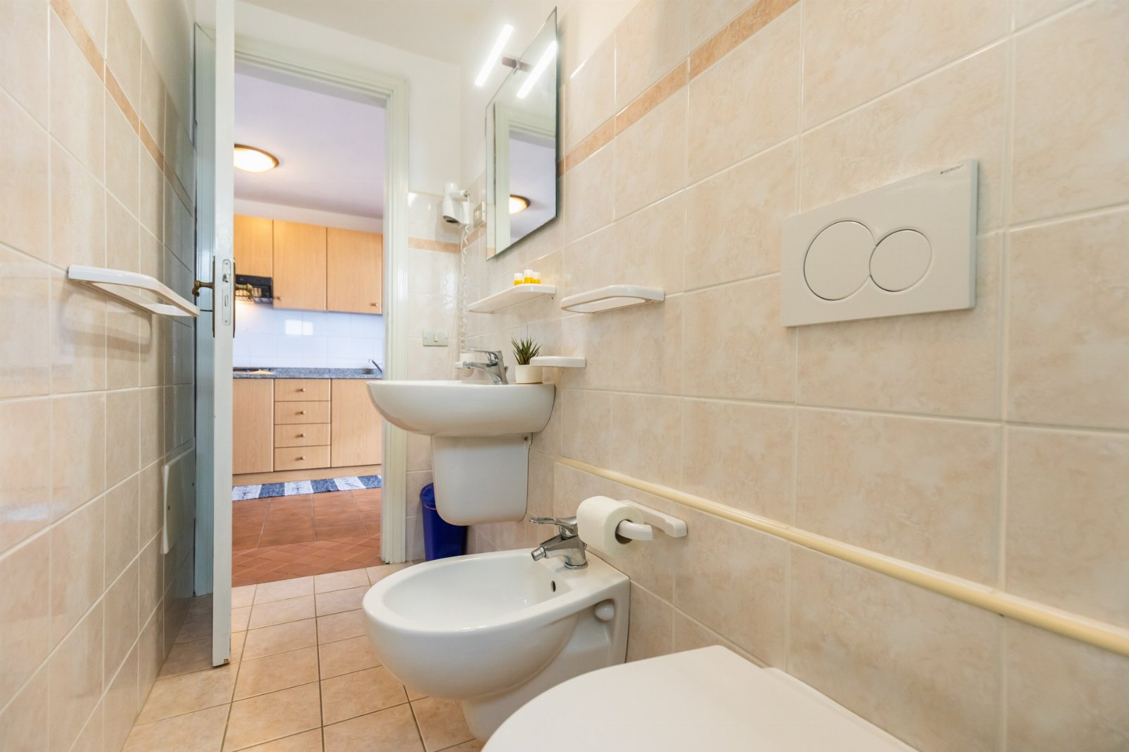 Appartamento Bilocale 2 posti con cucina e vista mare. Spiaggia privata. Sunset Yoga.