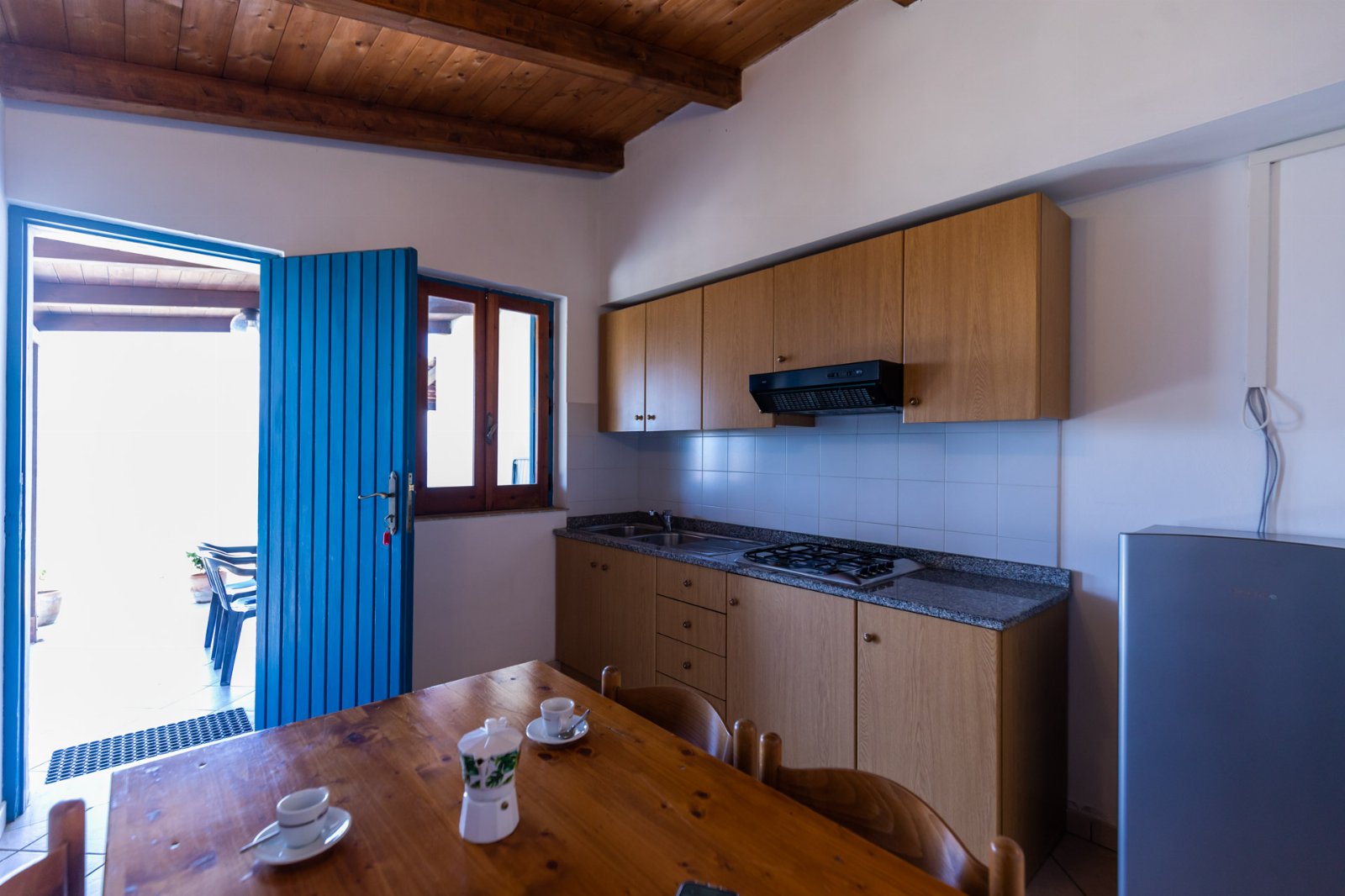 Appartamenti Trilocale 3 posti con cucina vista mare. Spiaggia privata. Sunset Yoga.