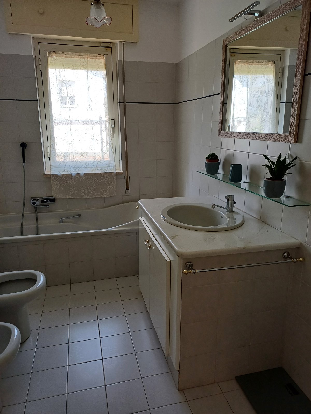 Villa interamente circondata dal giardino