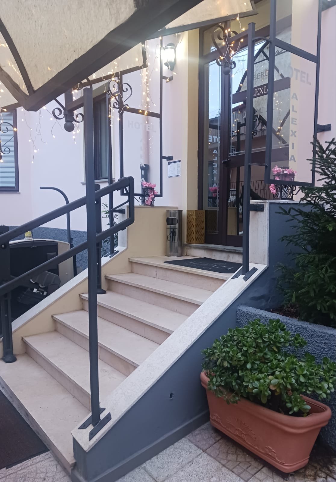 hotel nel centro storico con giardino