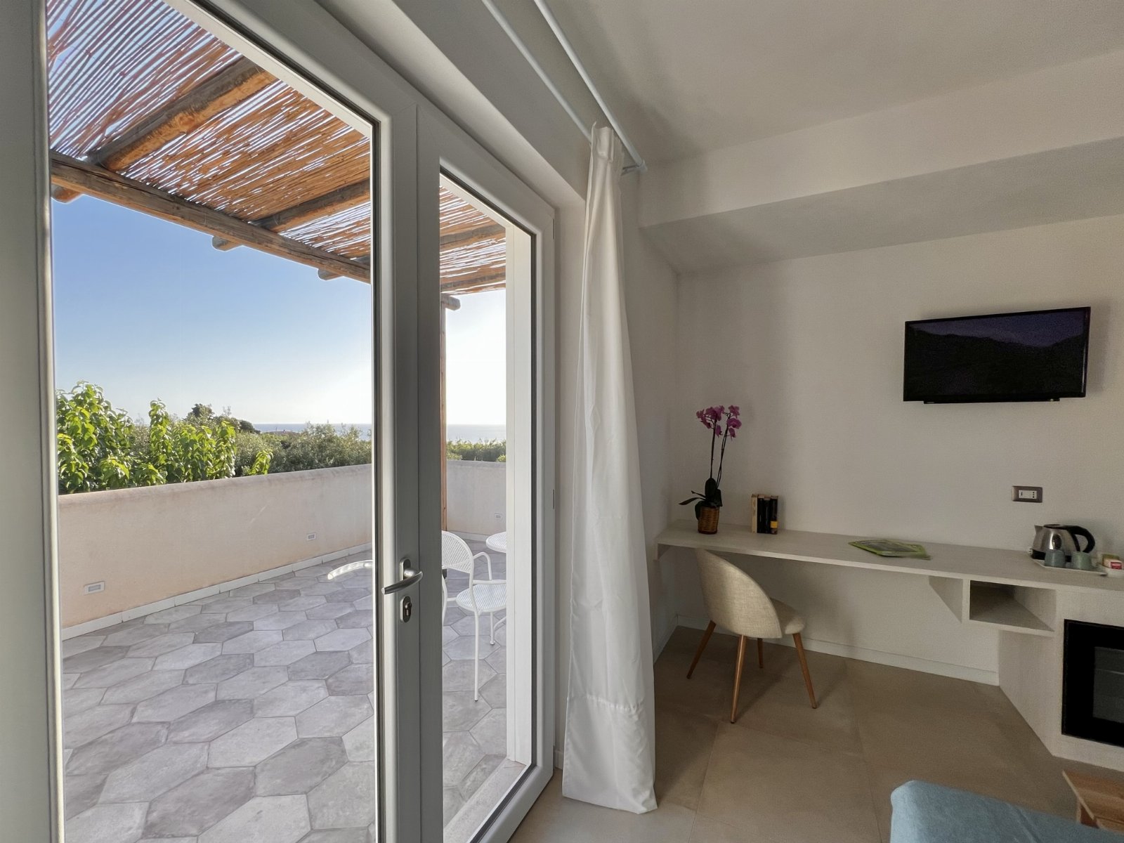 Camera Matrimoniale con terrazza vista mare