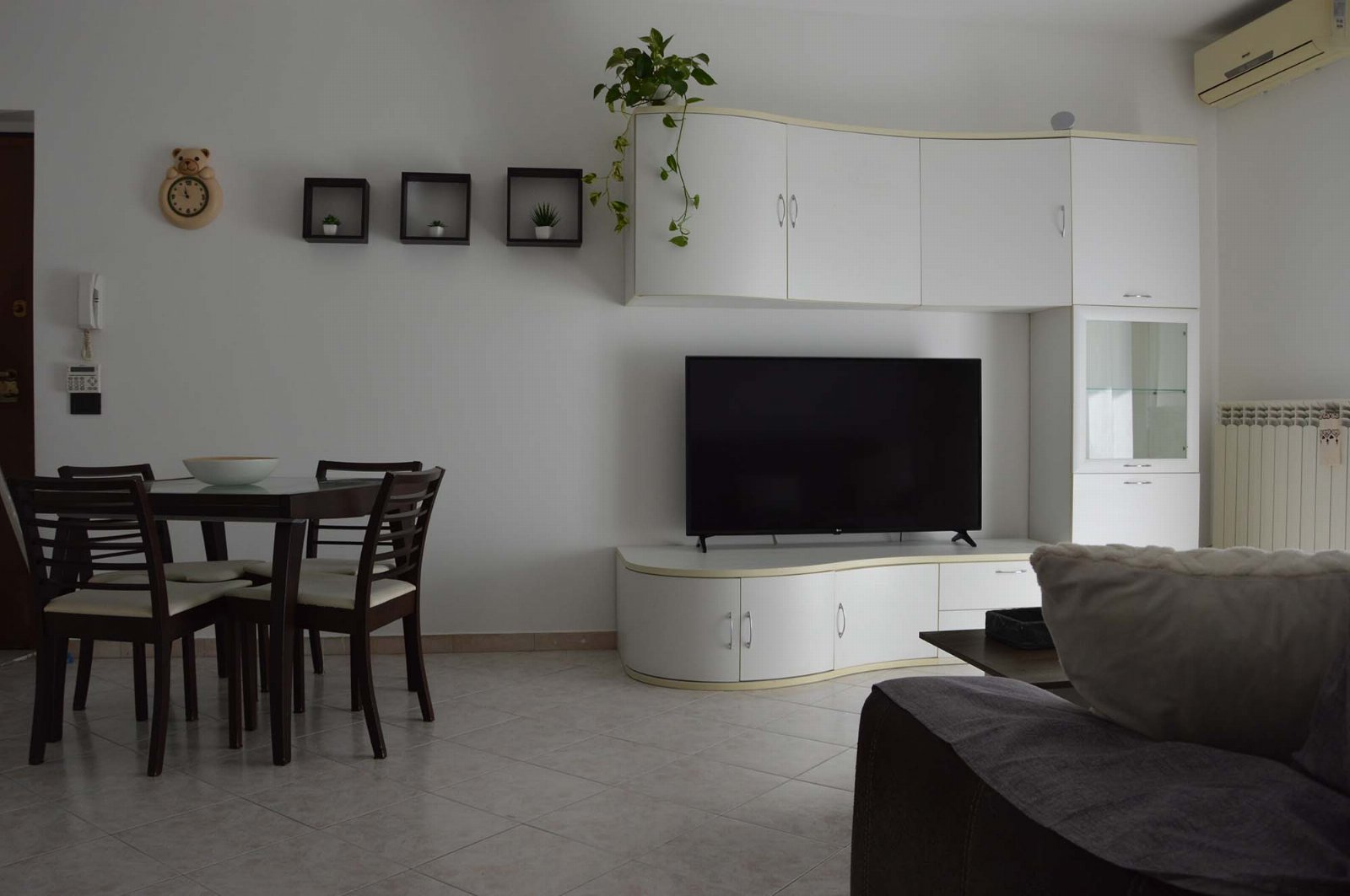 Stanza in appartamento condiviso con l'host, con utilizzo dell'intera casa