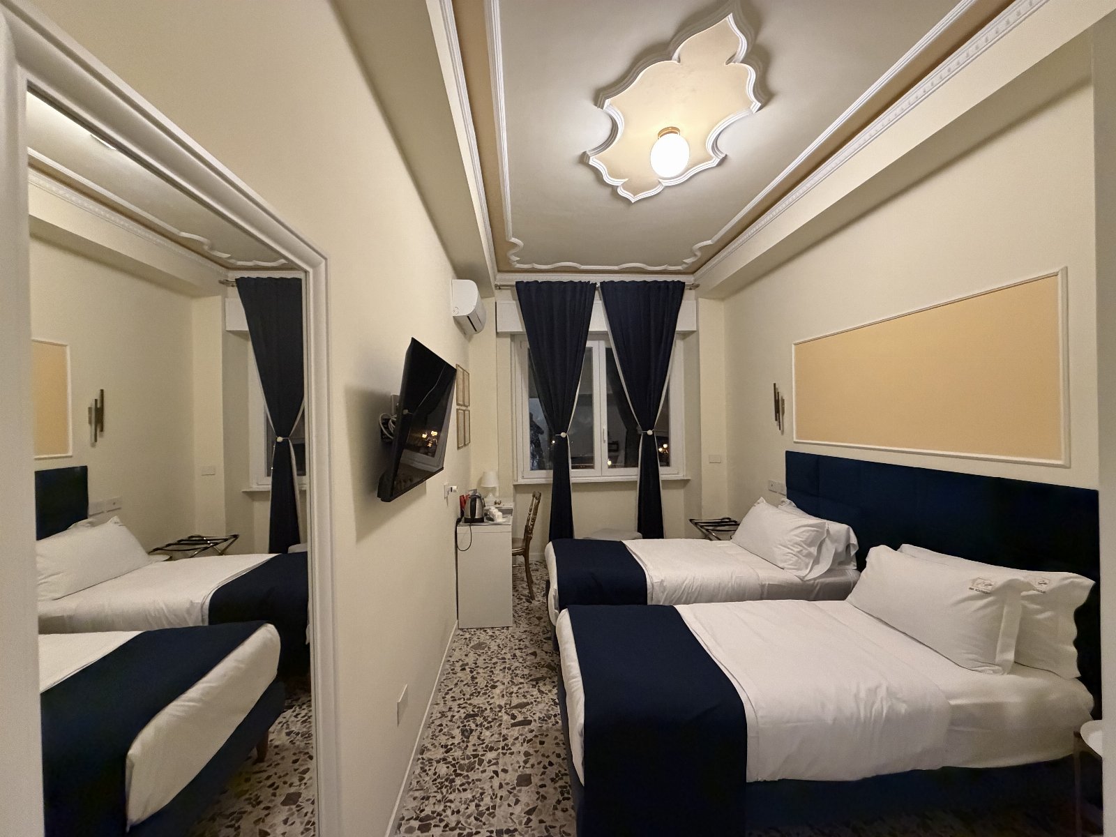 AC GOLD B&B BOUTIQUE ROOMS & SUITE