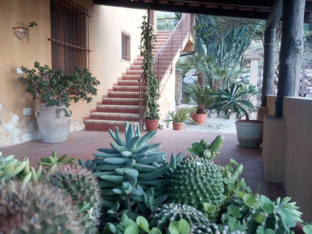 APPARTAMENTO CON GIARDINO PANORAMA MARE MOZZAFIATO