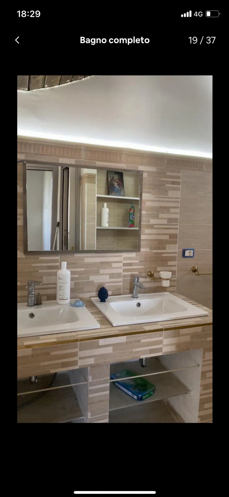 Casa con 3 camere da letto , bagno , cucina a vista e terrazza panoramica. Con tutti i confort, climatizzatori , barbecue, arredo terrazzo