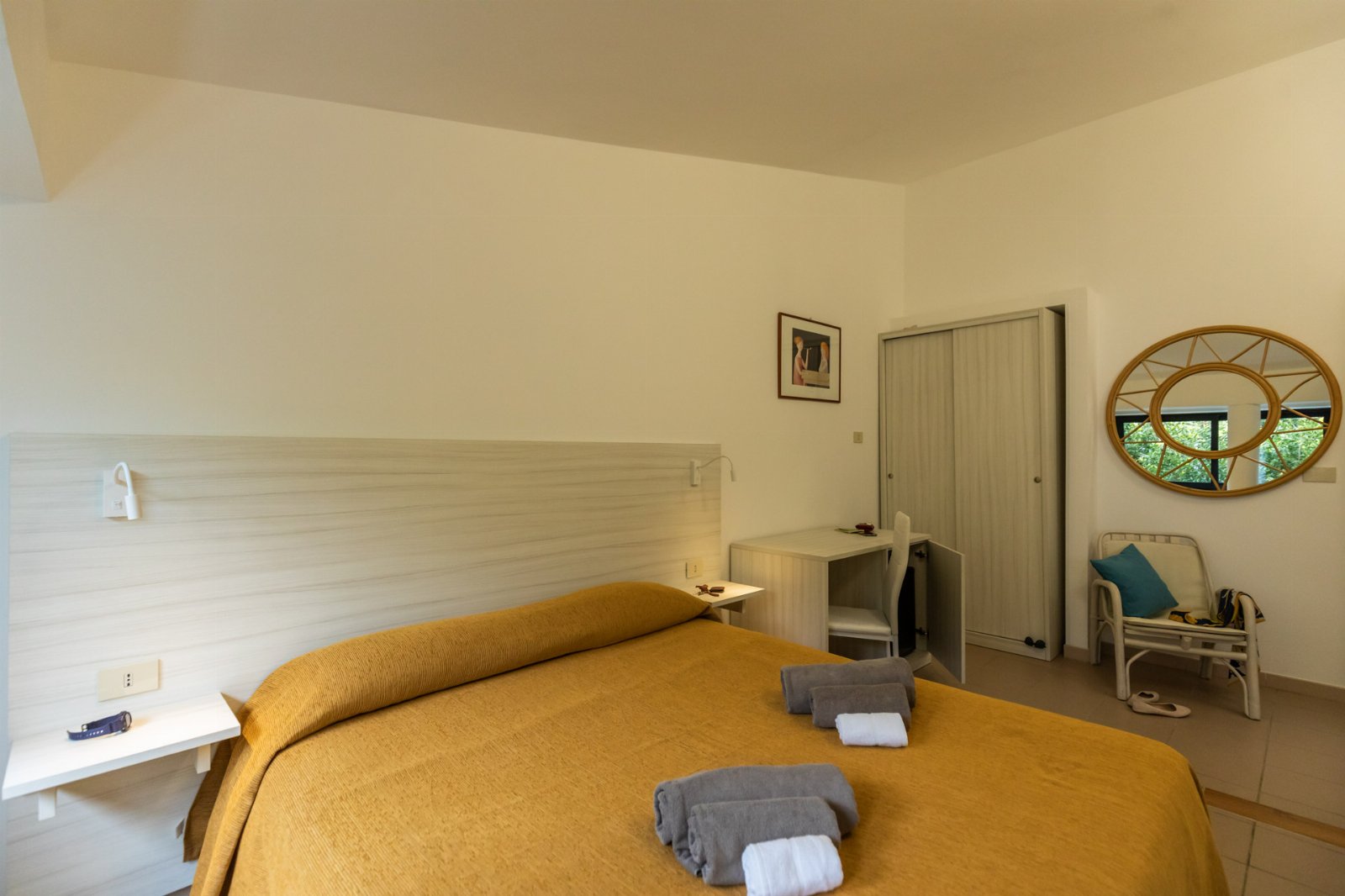 Camera Matrimoniale in B&B con spiaggia privata. Sunset Yoga.