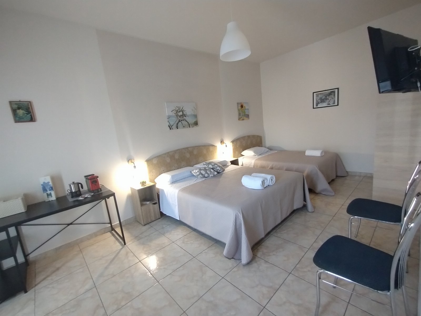 MareSila  B&B Stanze di nuova costruzione, spaziose arredate, con TV led, frigorifero macchina da caffè, bollitore, cambio biancheria, climatizzatore