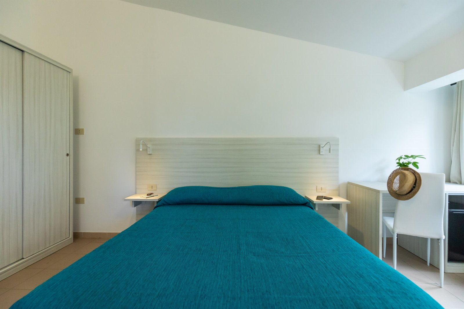 Camera Matrimoniale in B&B con spiaggia privata. Sunset Yoga.