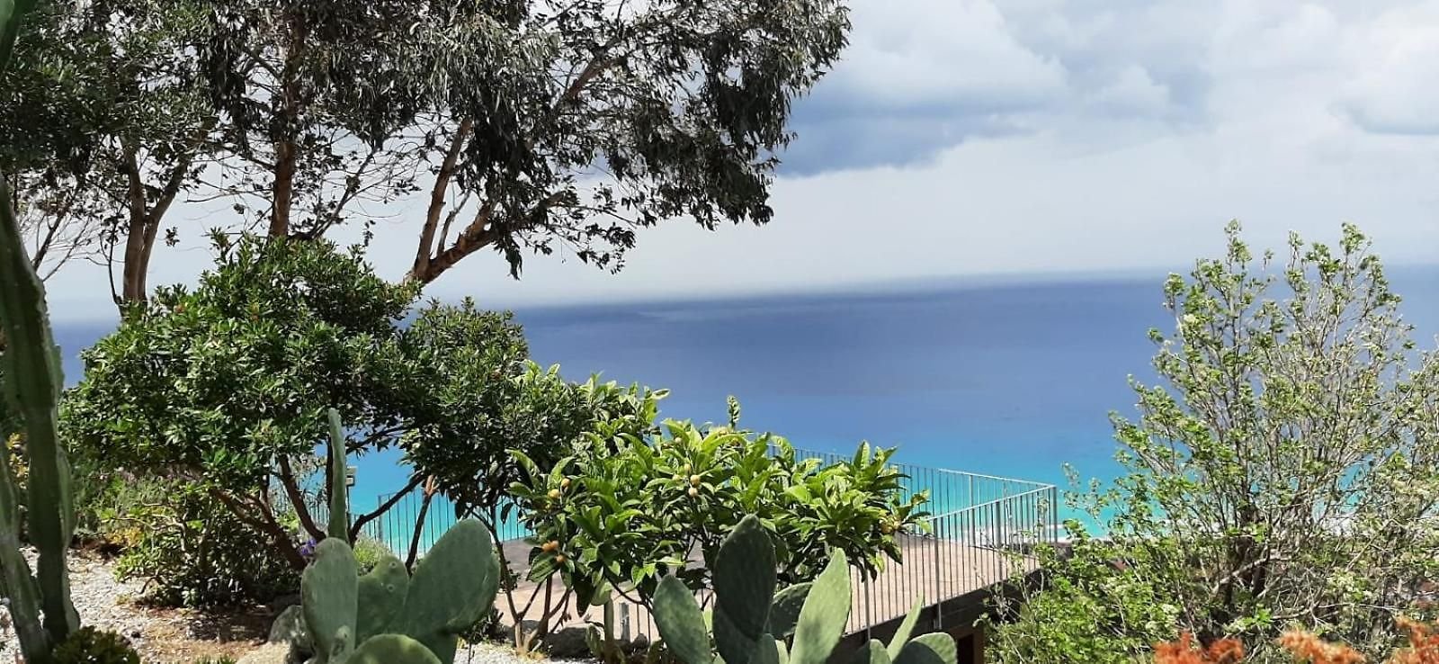 APPARTAMENTO CON GIARDINO PANORAMA MARE MOZZAFIATO