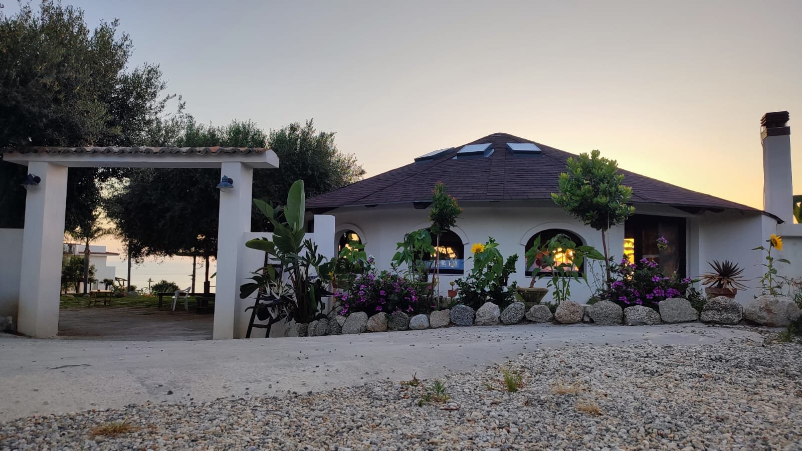 Appartamenti Trilocale 3 posti con cucina vista mare. Spiaggia privata. Sunset Yoga.