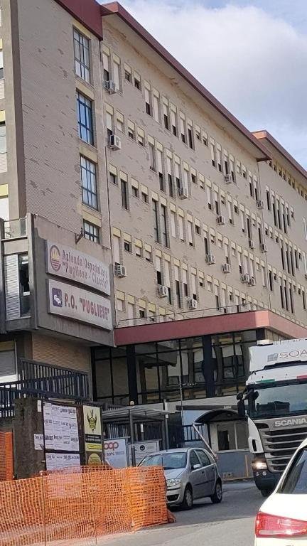 Al centro, VICINO OSPEDALE PUGLIESE DULBECCO E STADIO NICOLA CERAVOLO