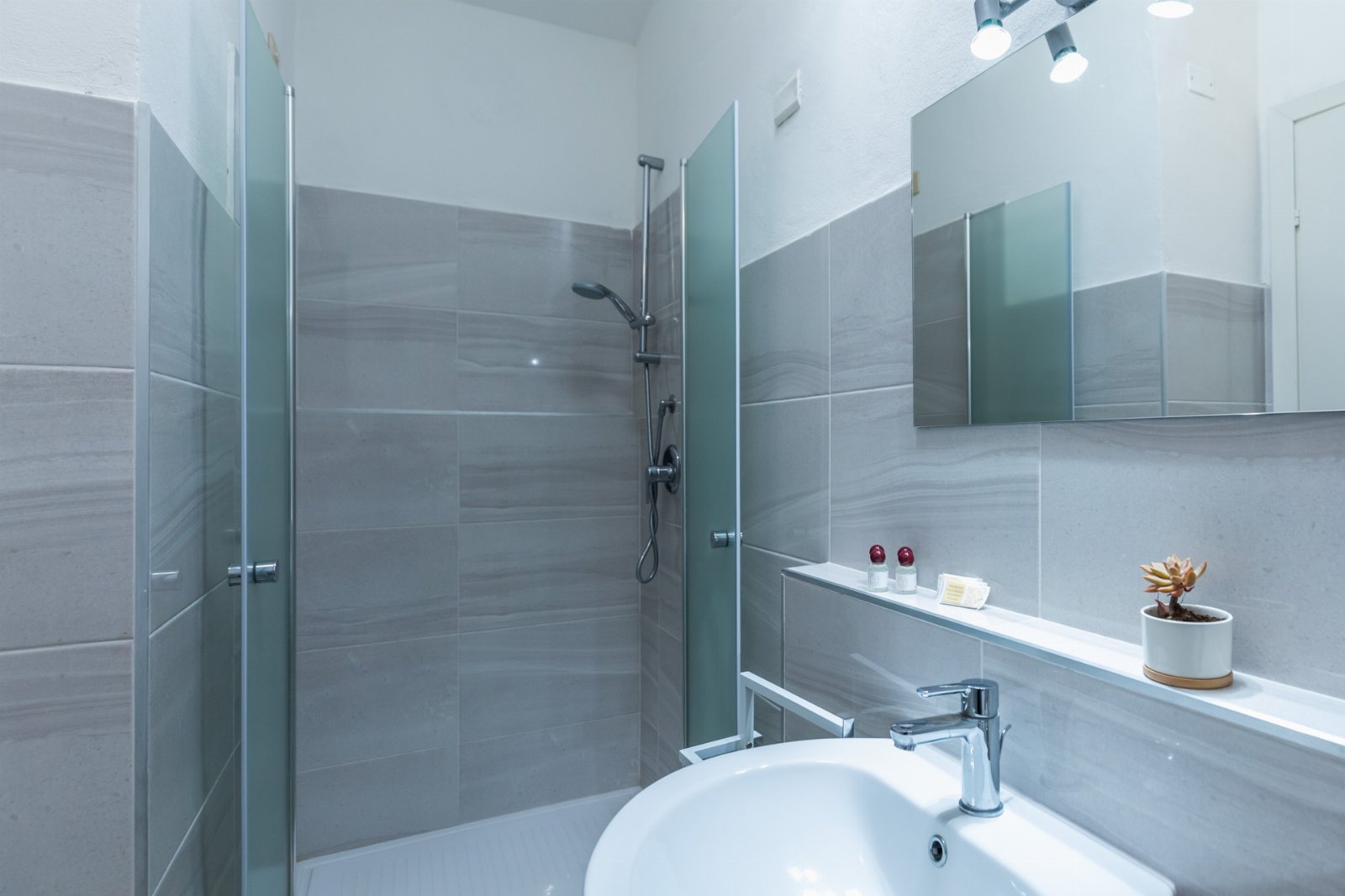 Camera Matrimoniale in B&B con spiaggia privata. Sunset Yoga.