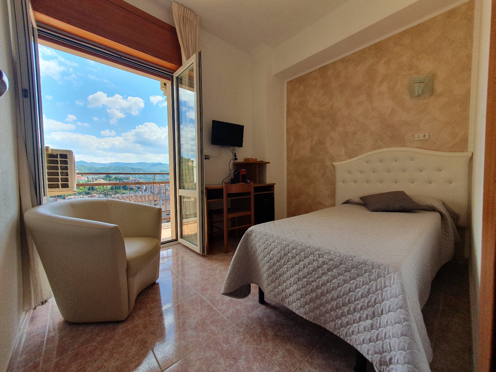 SUPERSONIK Hotel
