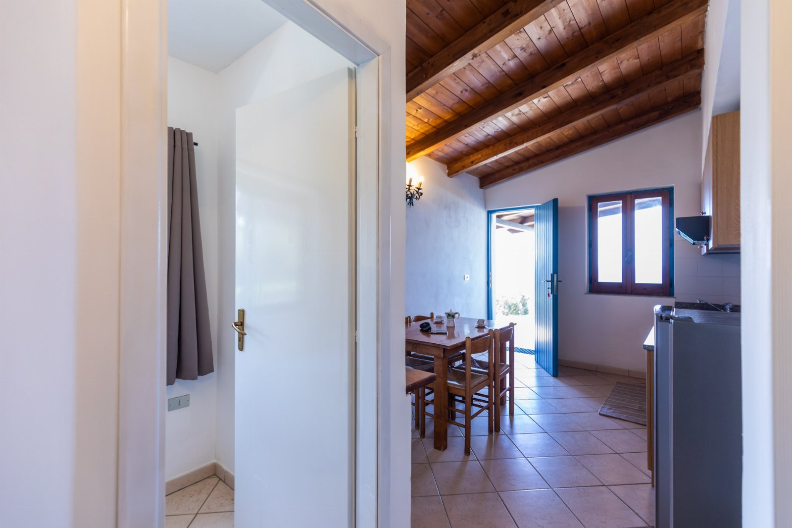 Appartamenti Trilocale 3 posti con cucina vista mare. Spiaggia privata. Sunset Yoga.