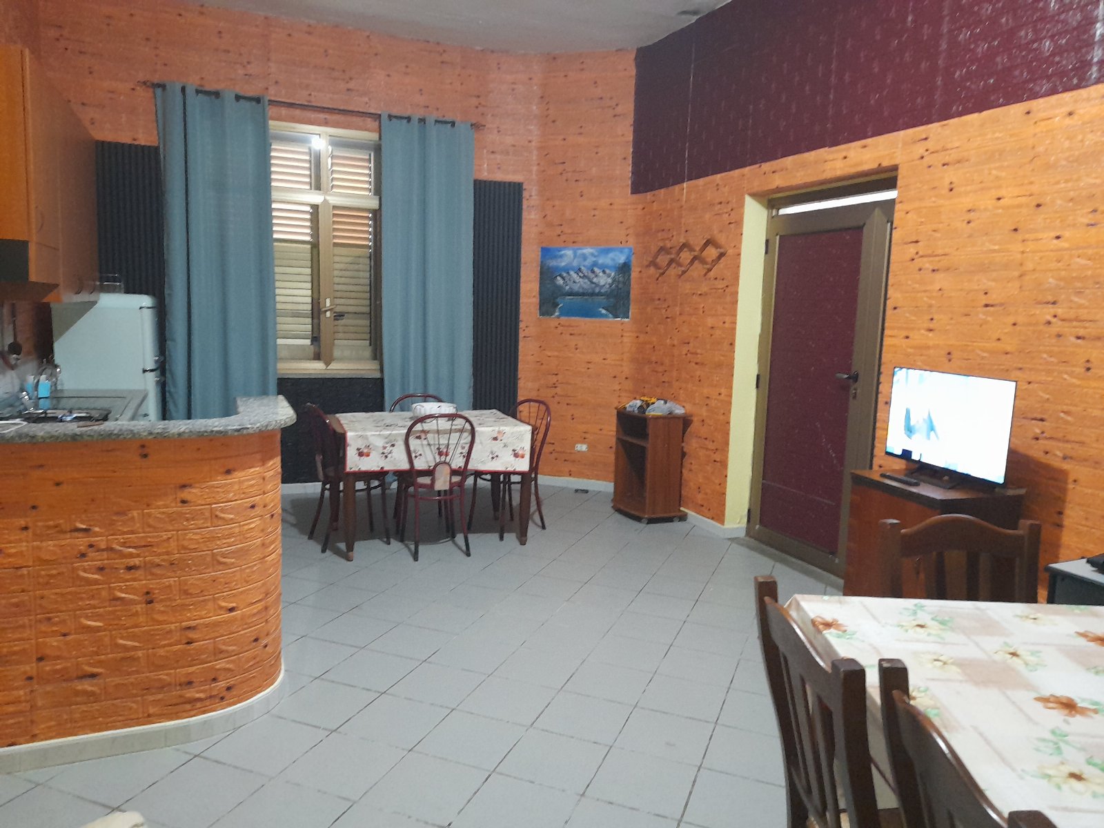 Villa a schiera al pianterreno con guard