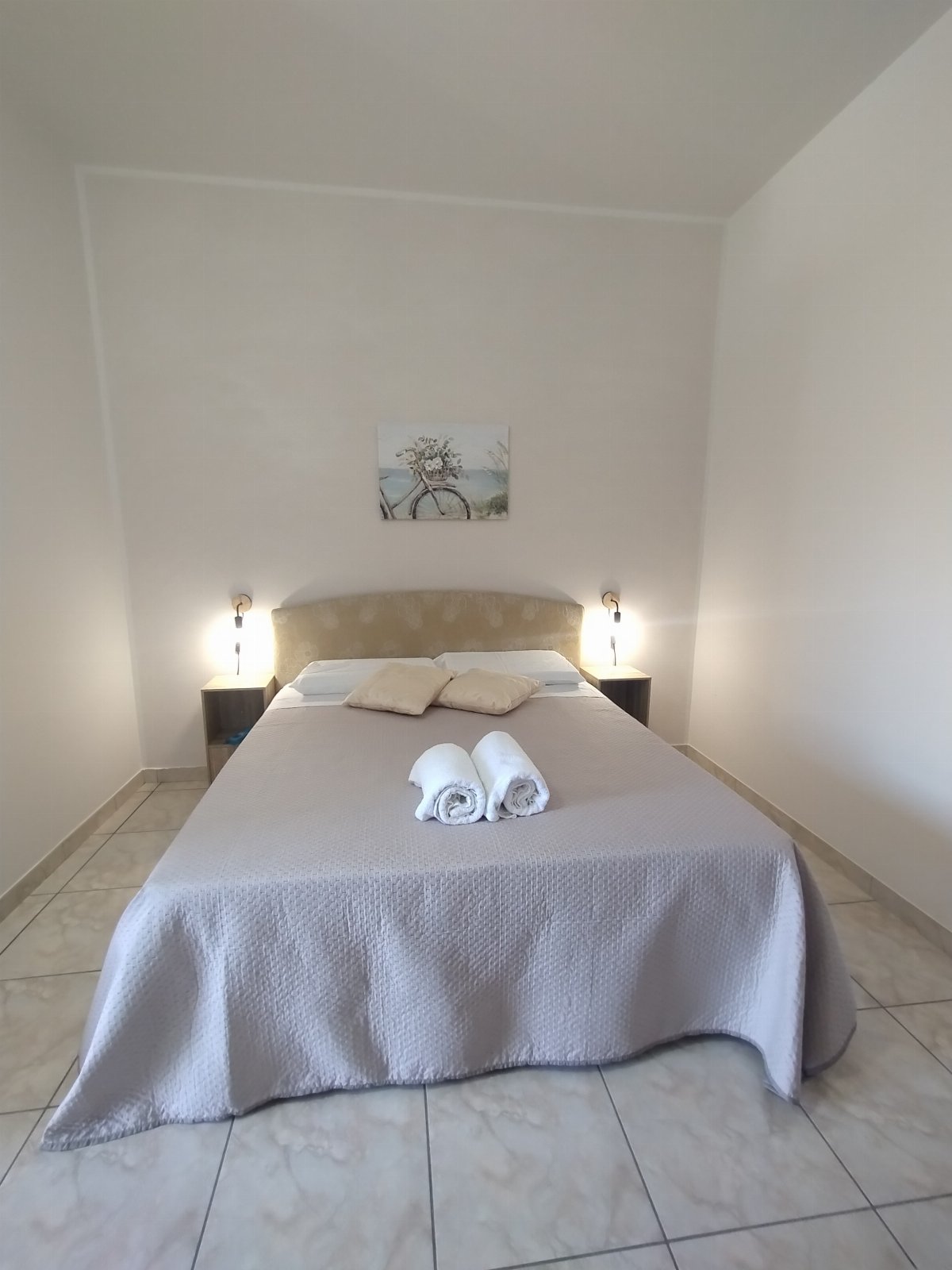 MareSila  B&B Stanze di nuova costruzione, spaziose arredate, con TV led, frigorifero macchina da caffè, bollitore, cambio biancheria, climatizzatore