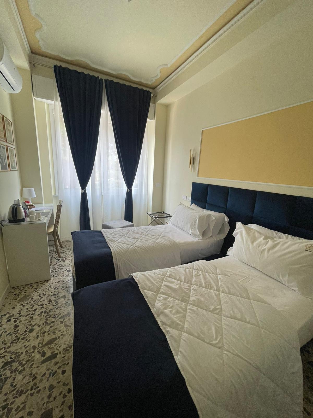 AC GOLD B&B BOUTIQUE ROOMS & SUITE