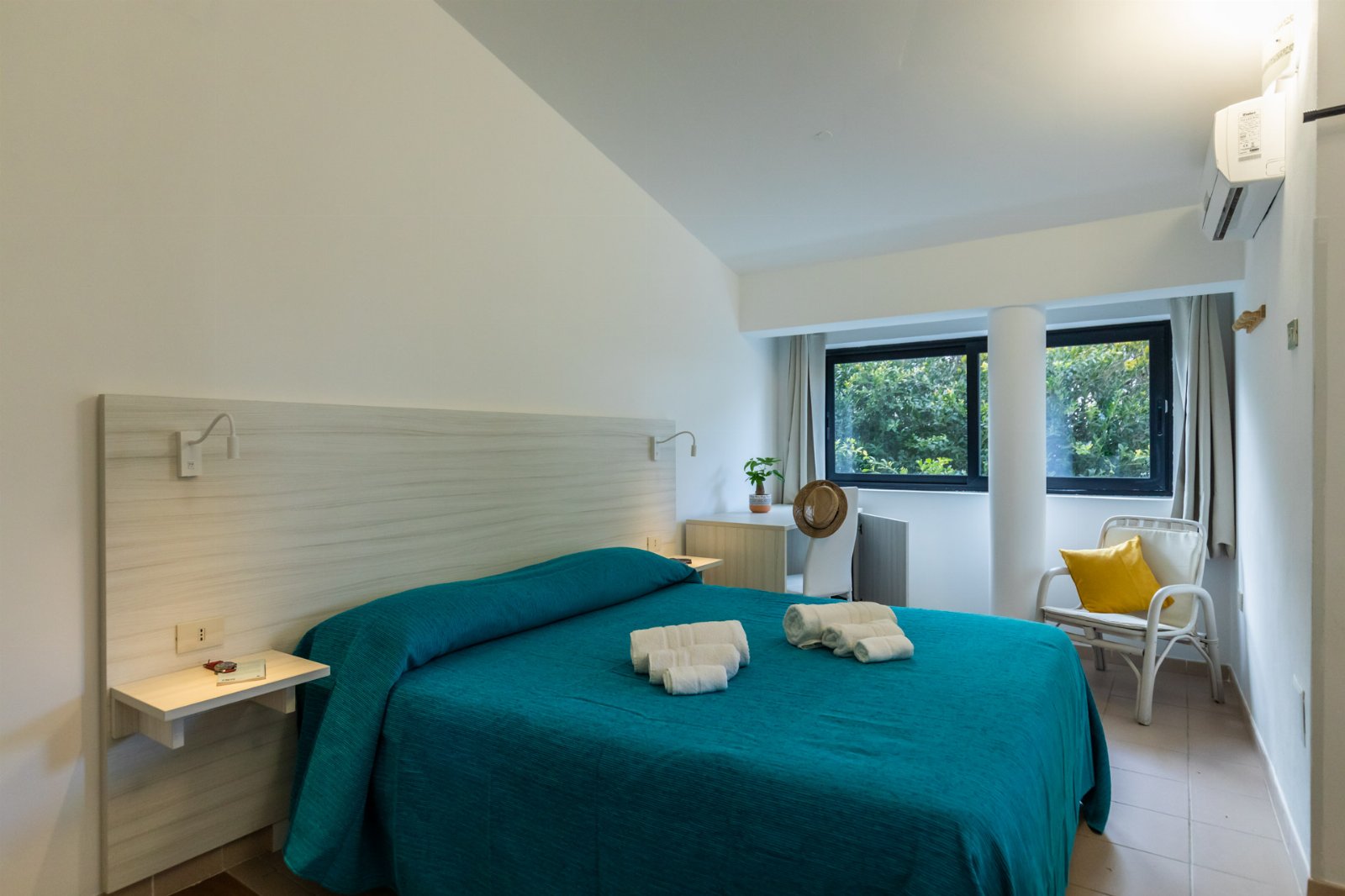 Camera Matrimoniale in B&B con spiaggia privata. Sunset Yoga.