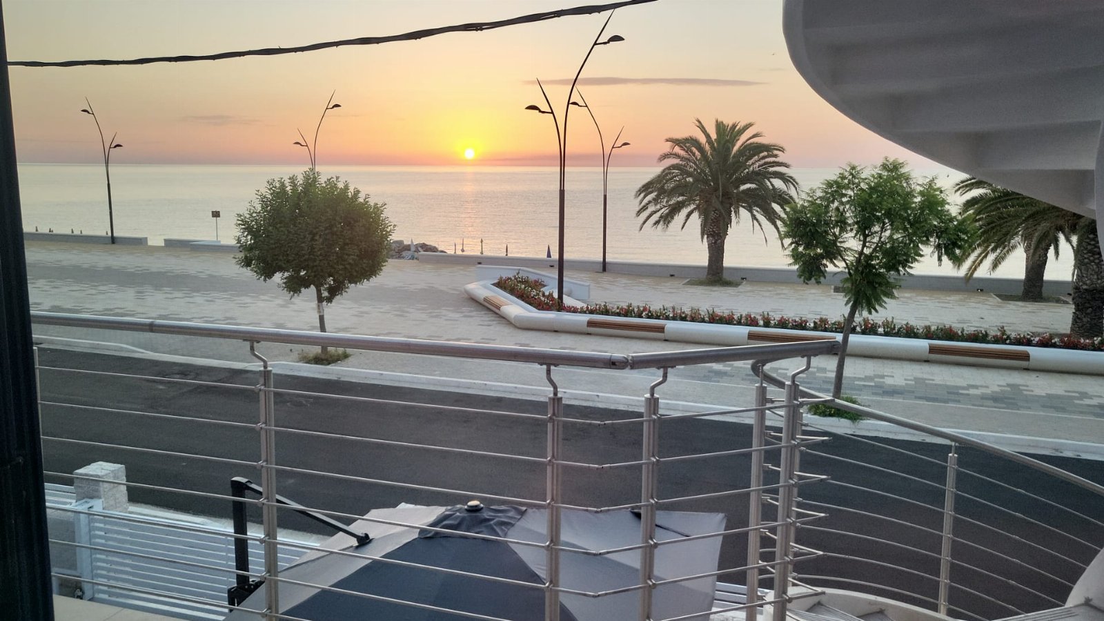 FRONTE MARE ECOSOSTENIBILE