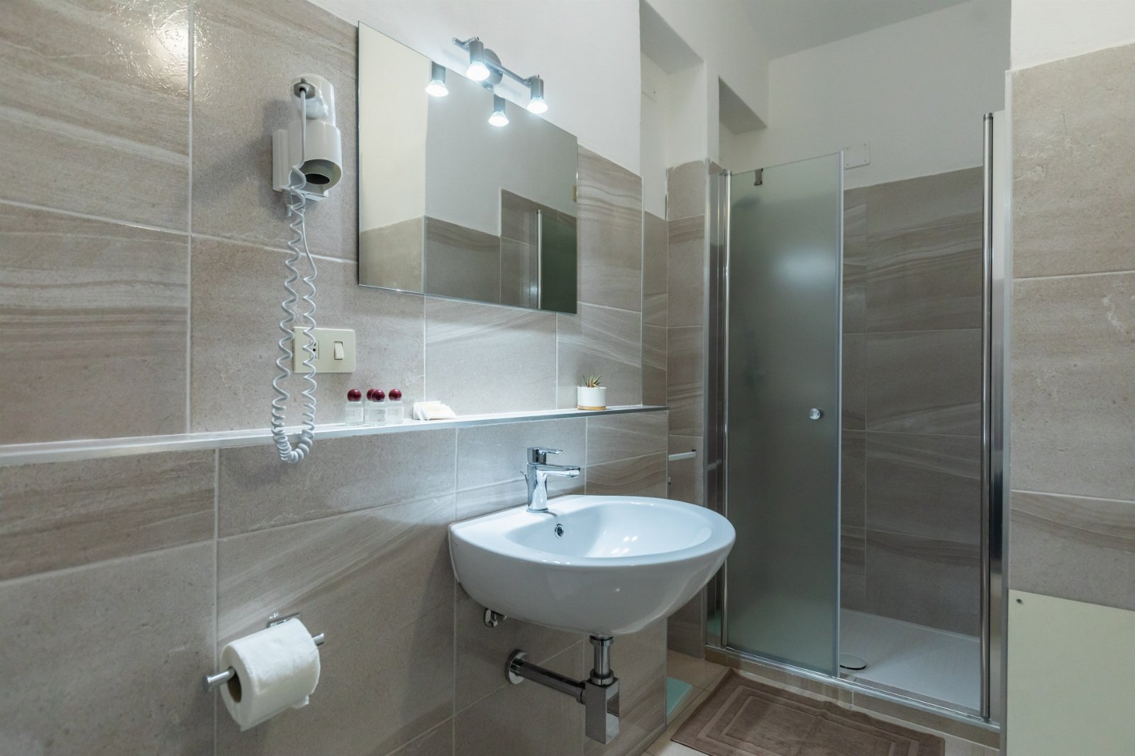 Camera Matrimoniale in B&B con spiaggia privata. Sunset Yoga.