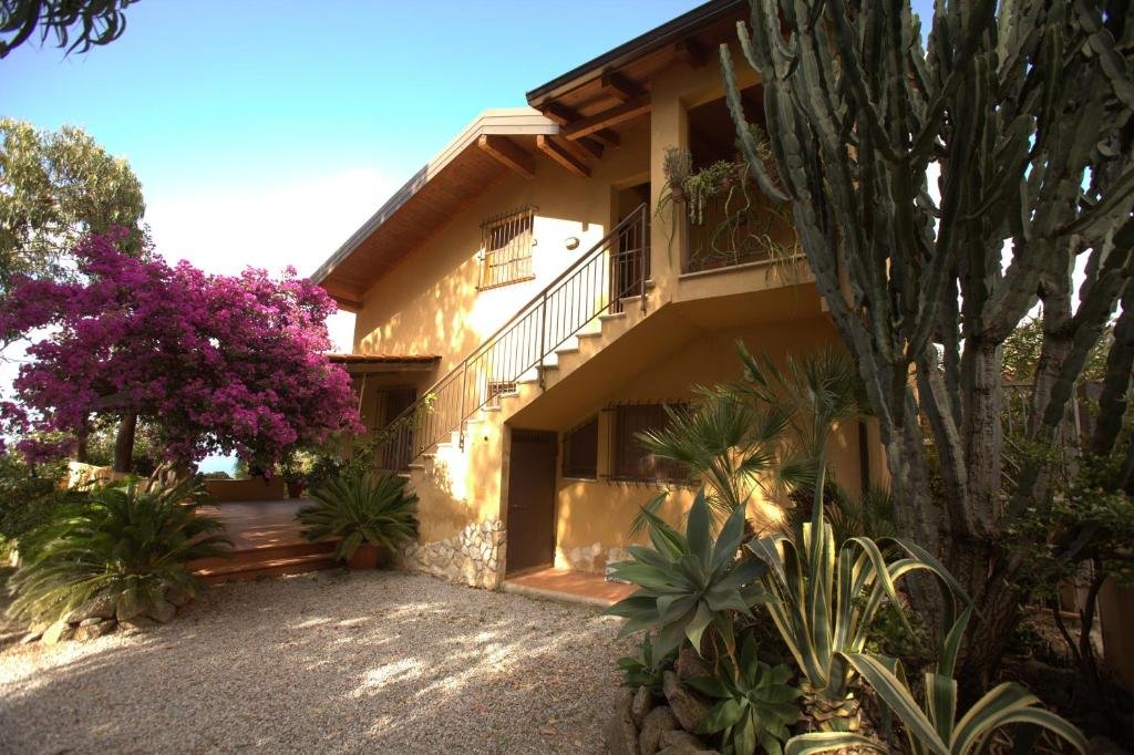 APPARTAMENTO CON GIARDINO PANORAMA MARE MOZZAFIATO