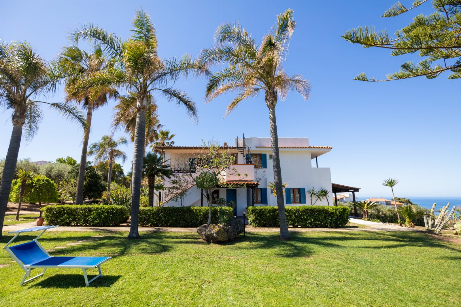 Appartamenti Trilocale 3 posti con cucina vista mare. Spiaggia privata. Sunset Yoga.