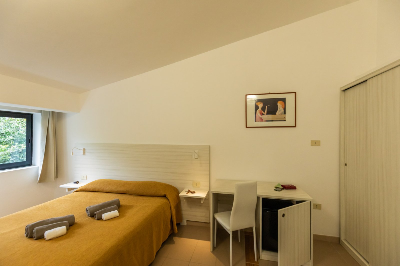 Camera Matrimoniale in B&B con spiaggia privata. Sunset Yoga.