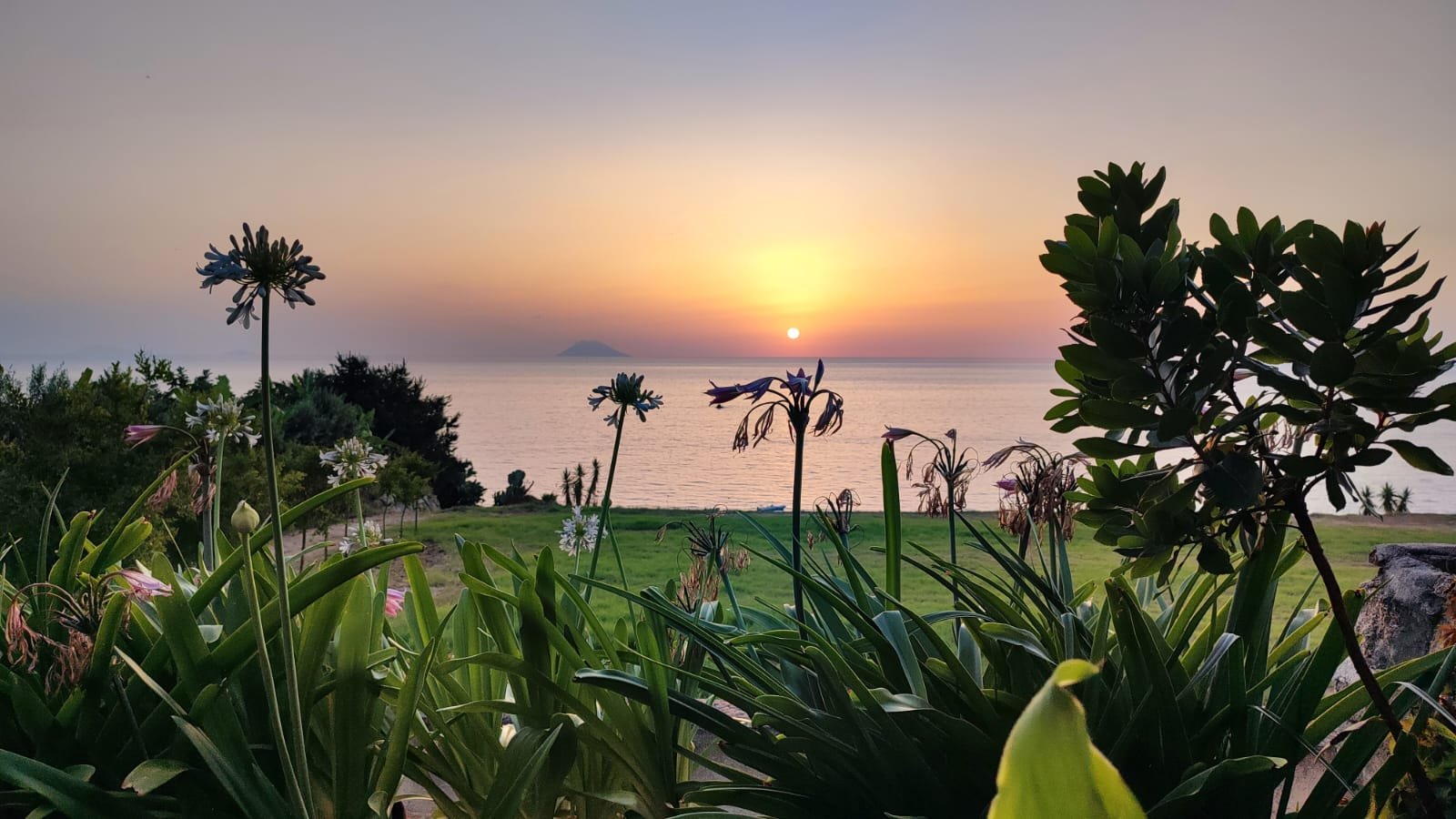 Appartamento Bilocale 2 posti con cucina e vista mare. Spiaggia privata. Sunset Yoga.