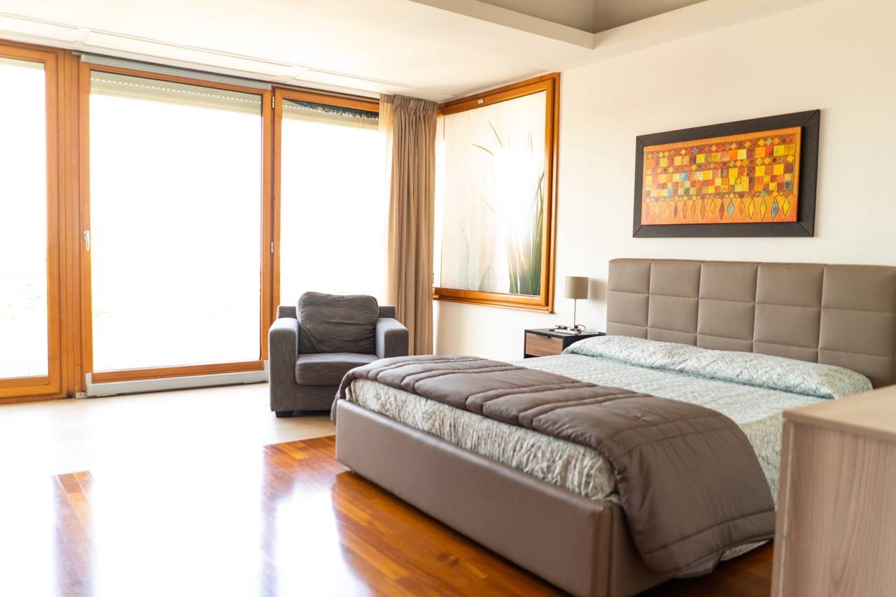 Incantevole attico con caminetto