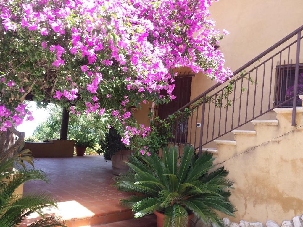 APPARTAMENTO CON GIARDINO PANORAMA MARE MOZZAFIATO
