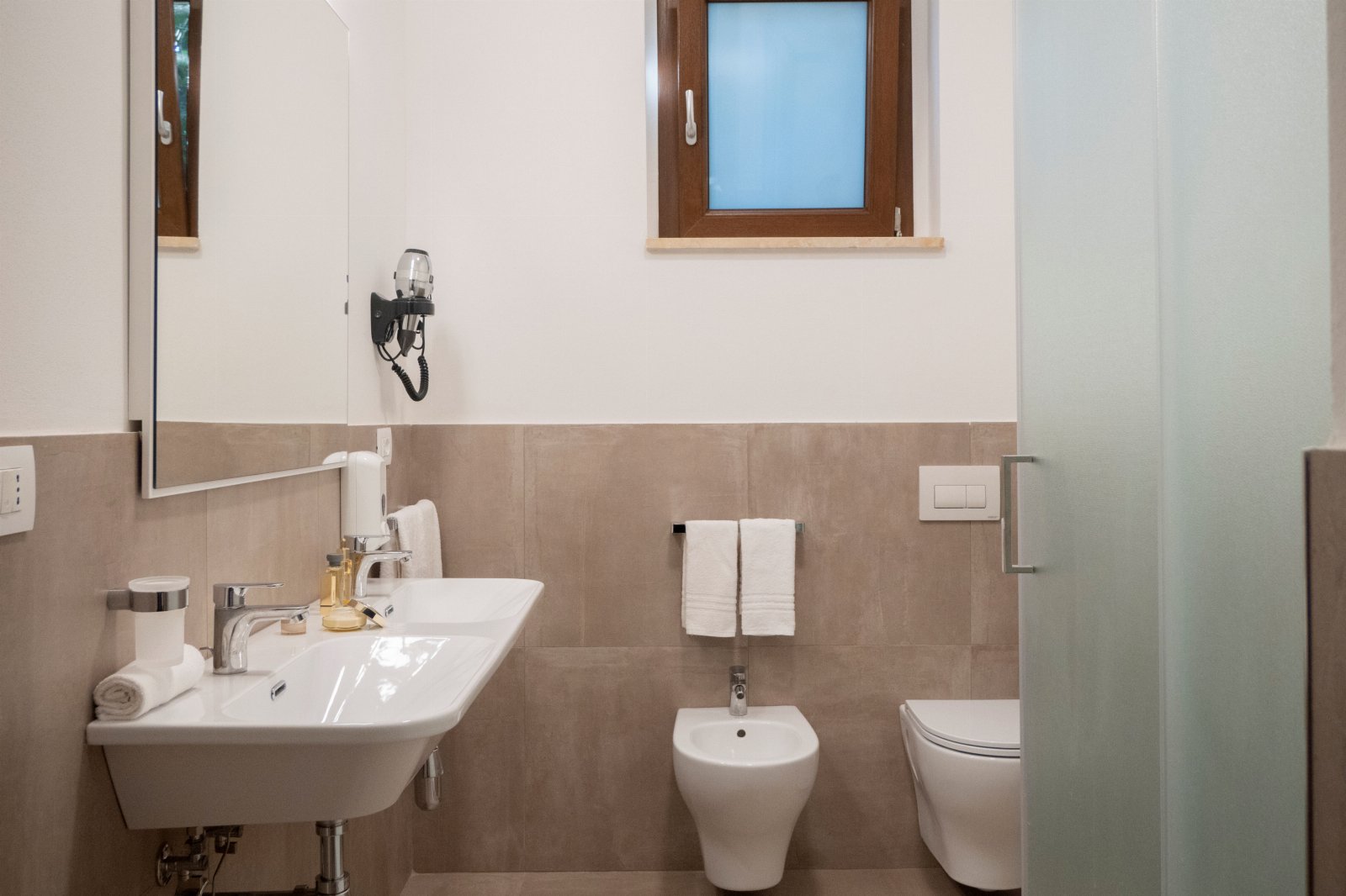 POLICARETTO ROOMS