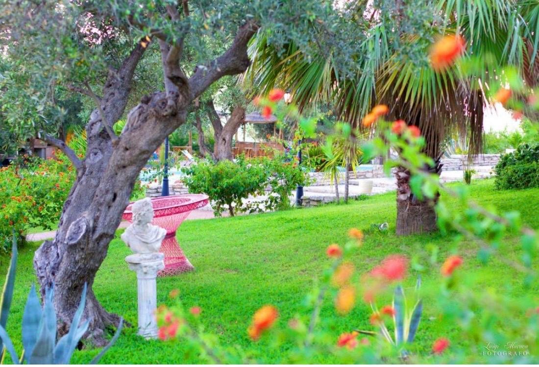 Splendida villa in collina, in zona panoramica con vista mare.