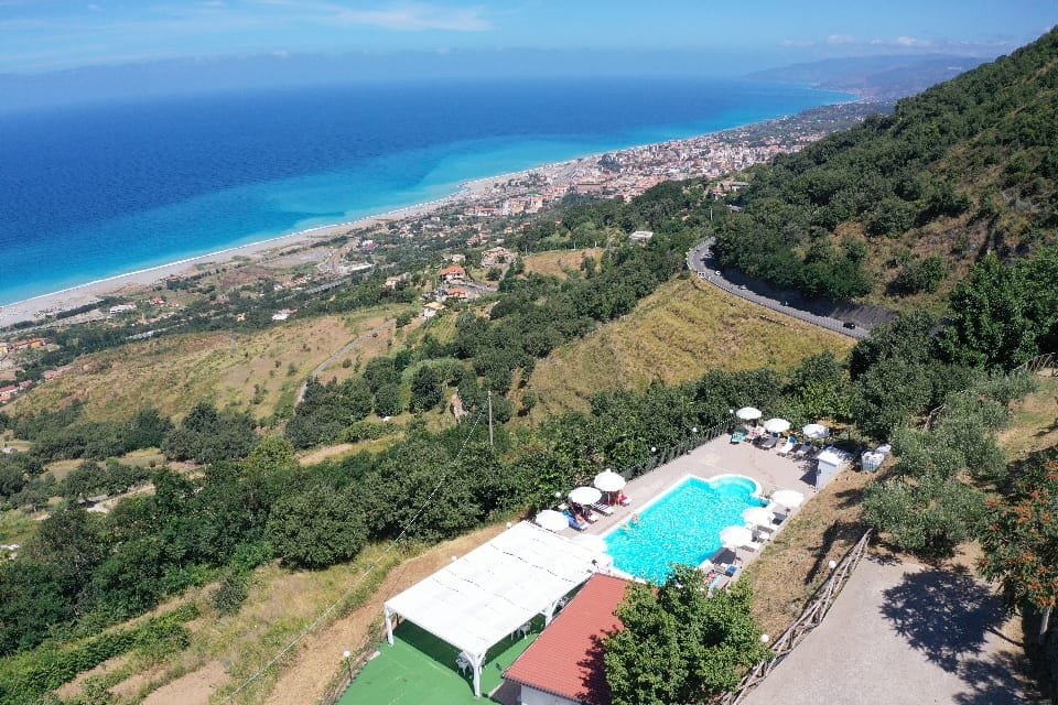 Agriturismo a Paola vicino al Santuario San Francesco e vicino al mare con piscina ristorante pizzeria fattorie didattiche