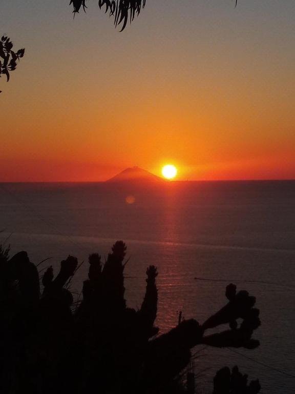 APPARTAMENTO CON GIARDINO PANORAMA MARE MOZZAFIATO