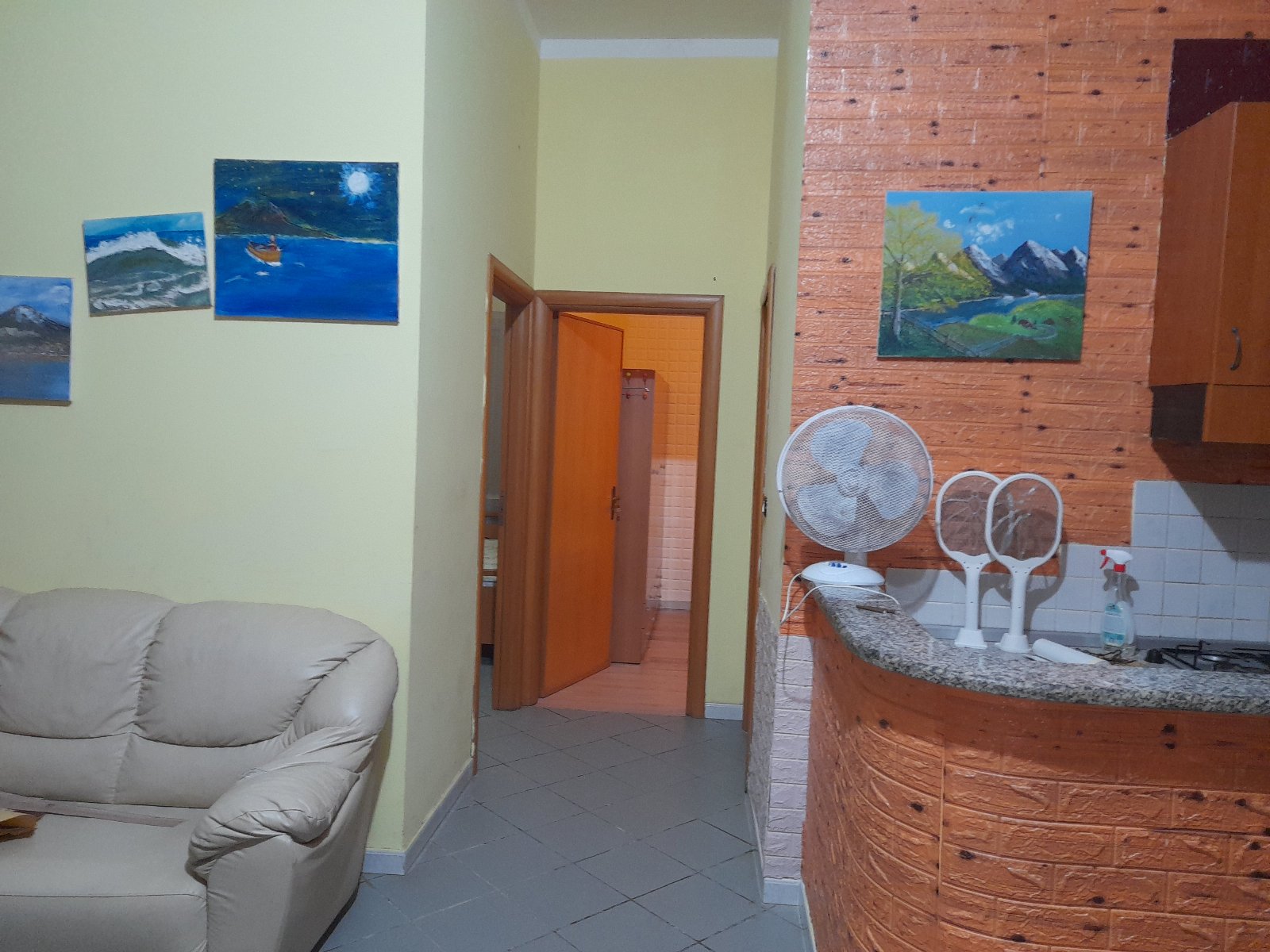 Villa a schiera al pianterreno con guard