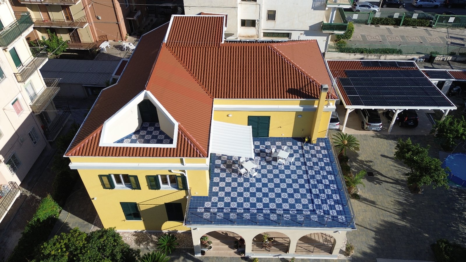 VILLA REGINA MARGHERITA - Ad Amantea (CS) in centro città a due passi dal mare