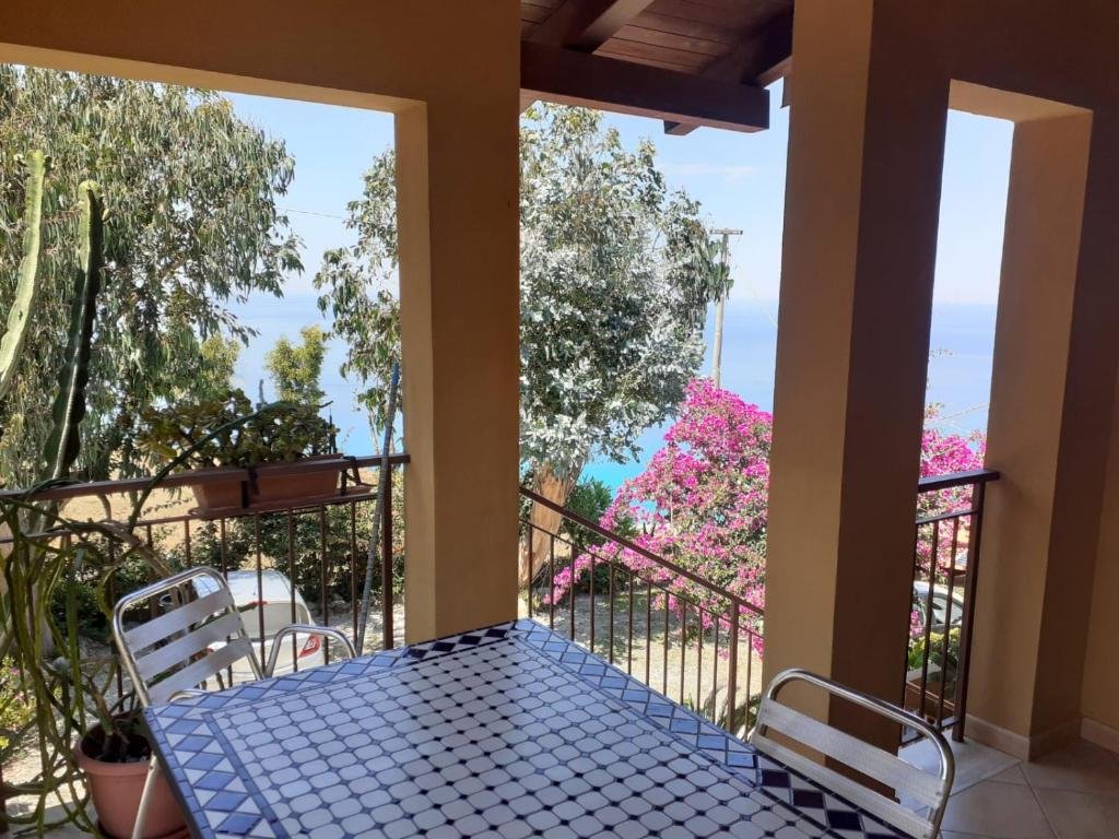APPARTAMENTO CON GIARDINO PANORAMA MARE MOZZAFIATO