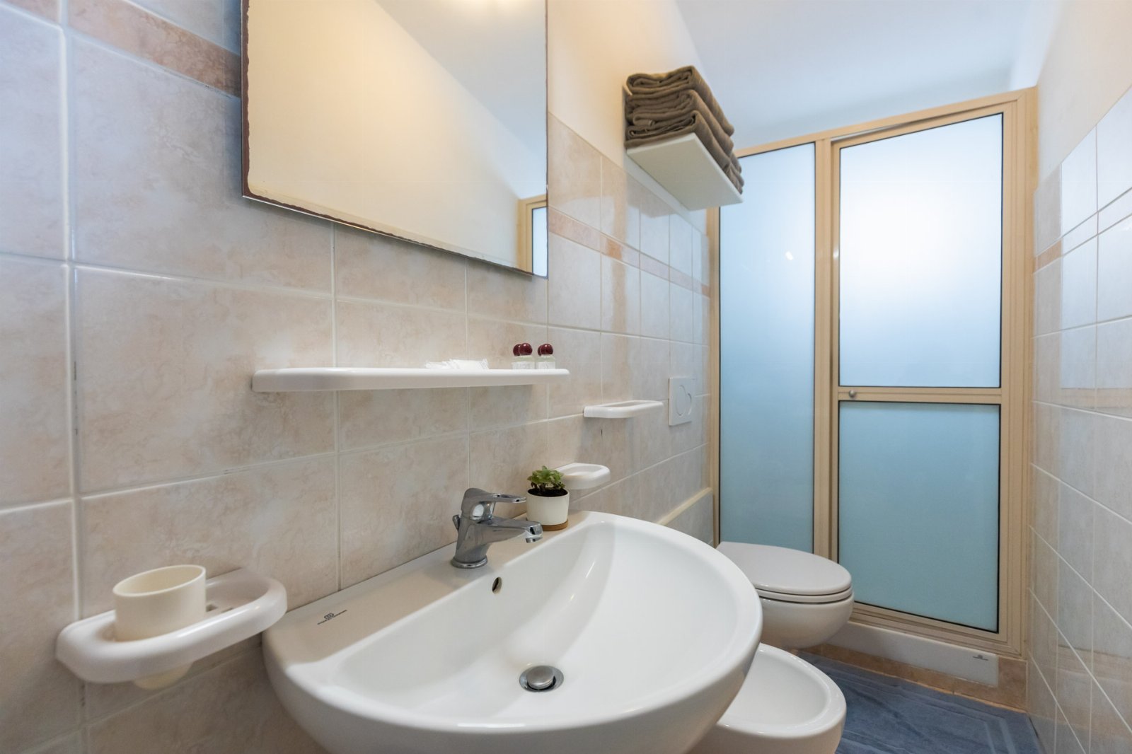 Appartamenti Trilocale 3 posti con cucina vista mare. Spiaggia privata. Sunset Yoga.