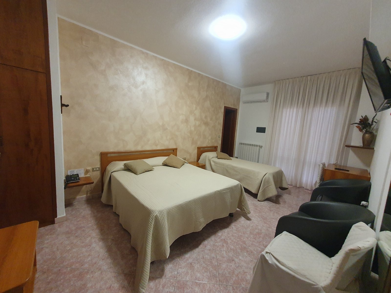 SUPERSONIK Hotel