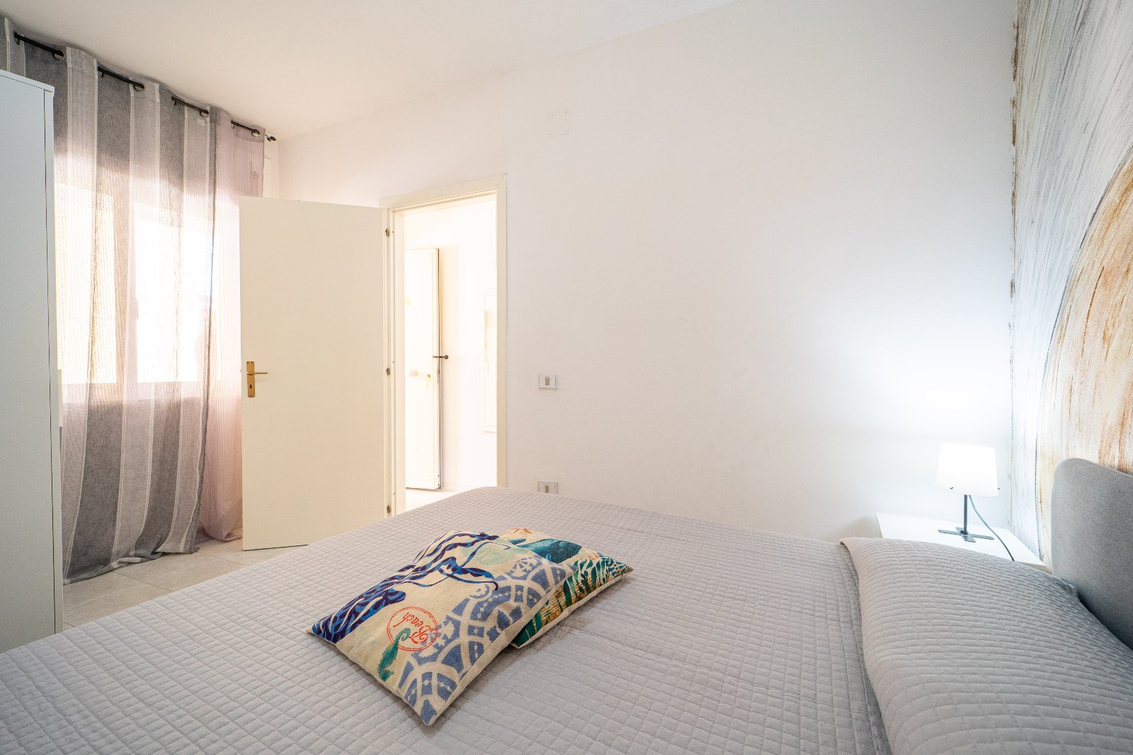 Mini con terrazza vista mare